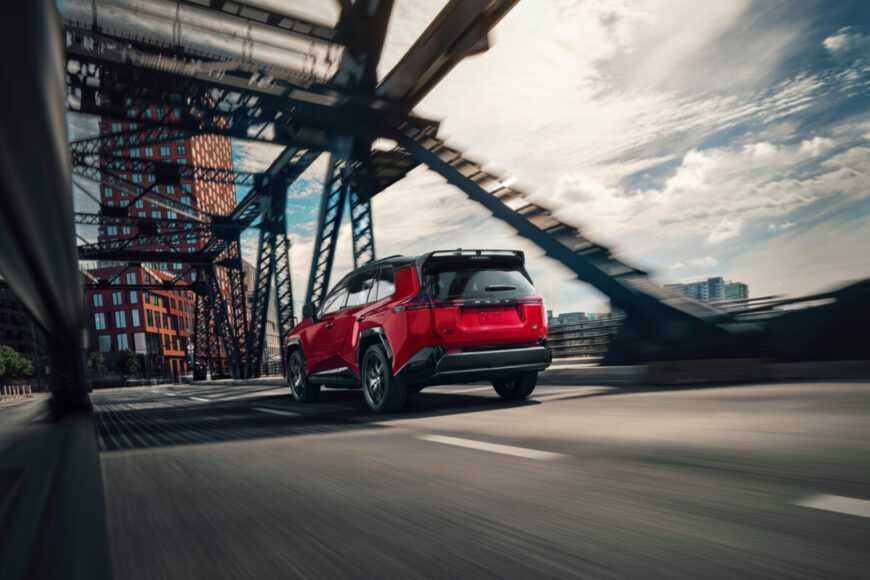 Toyota-RAV4-SixthGeneration-07